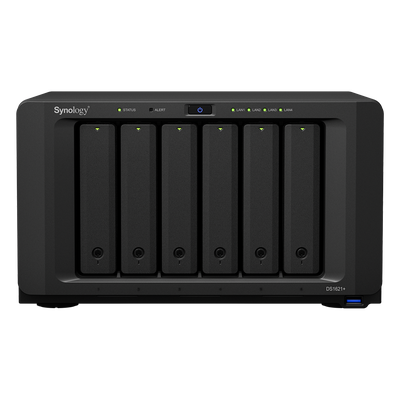 NAS de 6 Bahías / Procesador AMD Ryzen V1500B 4 Núcleos 2.2 GHz / 4 GB DDR4 ECC Expandible a 32 GB / Puerto 10GbE RJ-45 / Expansión a 16 Bahías / 2 Ranuras M.2 NVMe / RAID Híbrido