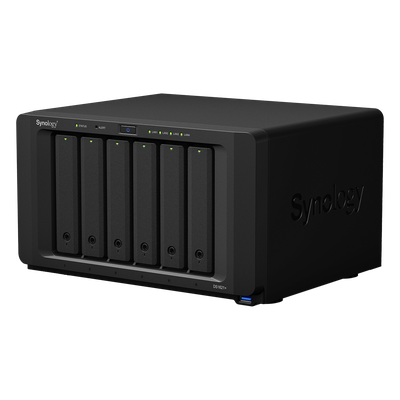 NAS de 6 Bahías / Procesador AMD Ryzen V1500B 4 Núcleos 2.2 GHz / 4 GB DDR4 ECC Expandible a 32 GB / Puerto 10GbE RJ-45 / Expansión a 16 Bahías / 2 Ranuras M.2 NVMe / RAID Híbrido